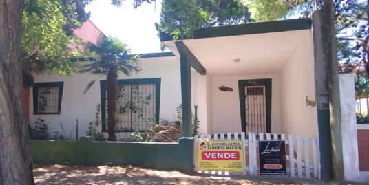 CASA 3 AMBIENTES – VENTA –