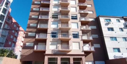 Departamento 2 ambientes con cochera semicubierta – VENTA