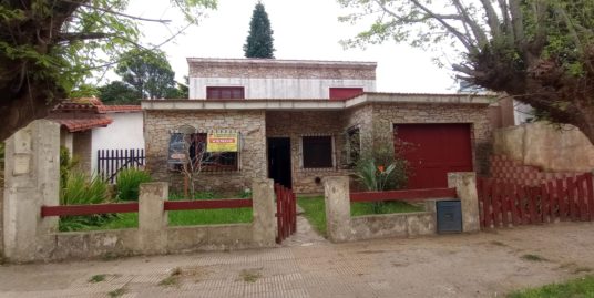 CASA 5 AMBIENTES – VENTA