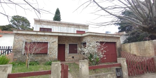 CASA 5 AMBIENTES – VENTA