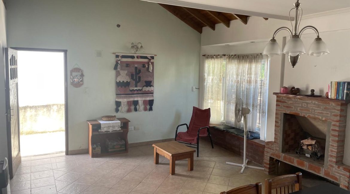 65d239d3-adf0-4000-a45d-86d9976a5785