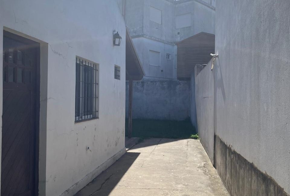 a0519322-c624-44b8-aedf-cb3d6e2f2789