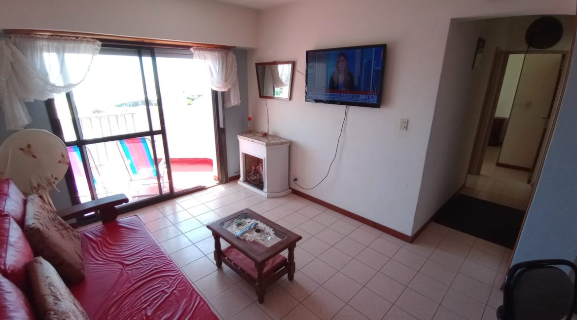 0b40ce71-5a37-4da5-b127-2b61dc669fa2