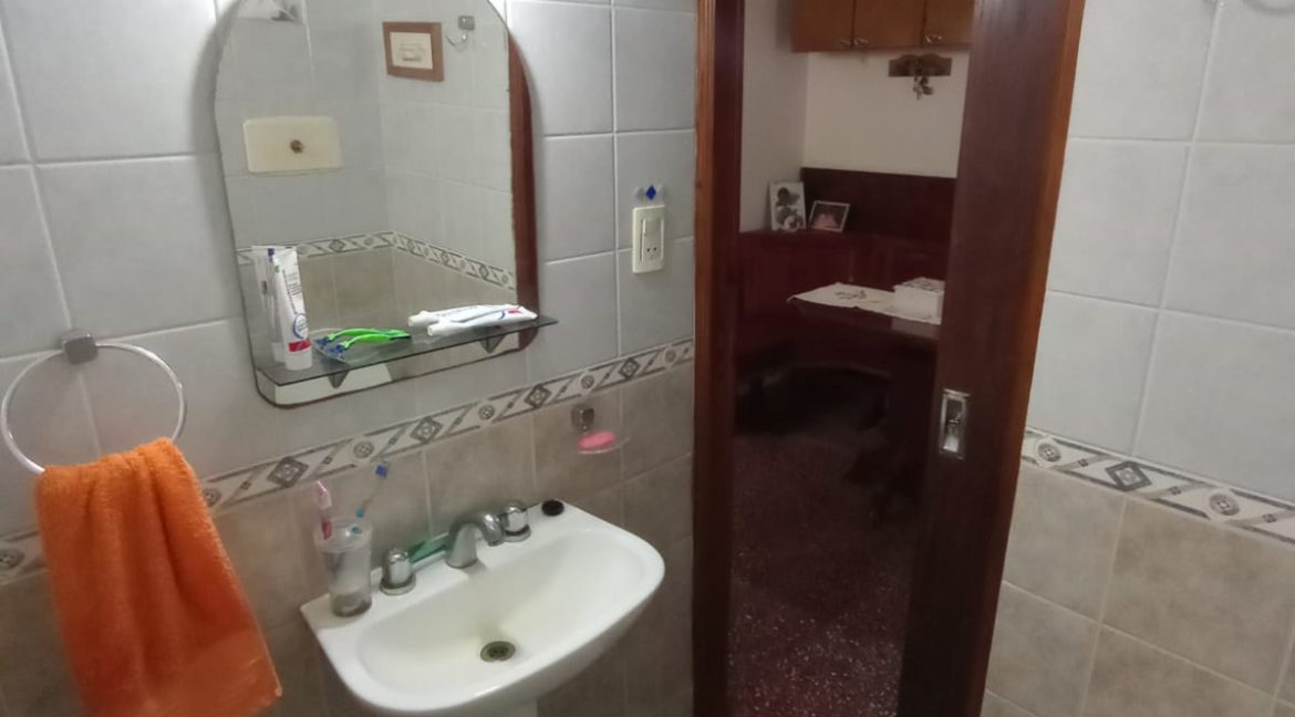 e005b025-9001-492d-986b-665c0a76683a