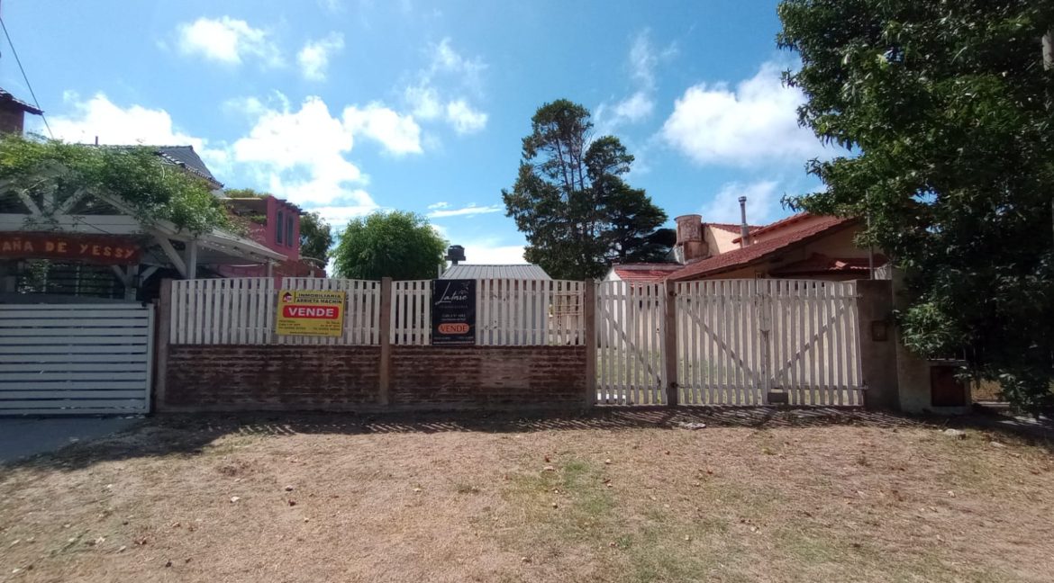 fe0236cf-efee-4370-a857-6820215d50a4