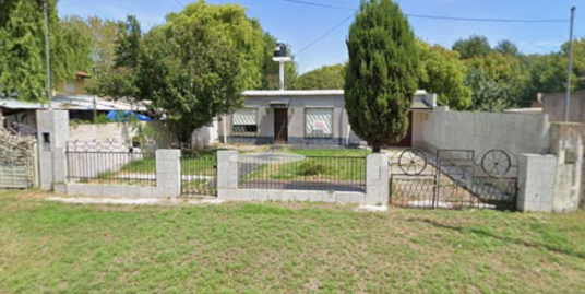 Casa 3 ambientes  a Reciclar- VENTA