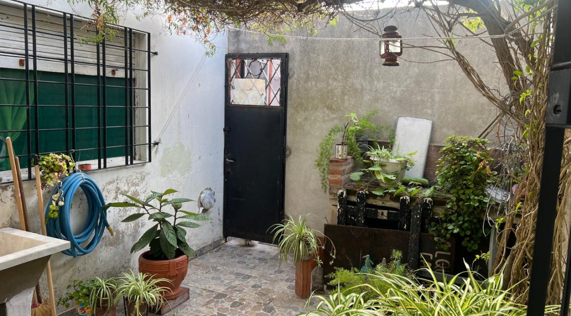 1d7c2189-80bd-49bb-bb95-44f523acf3bf