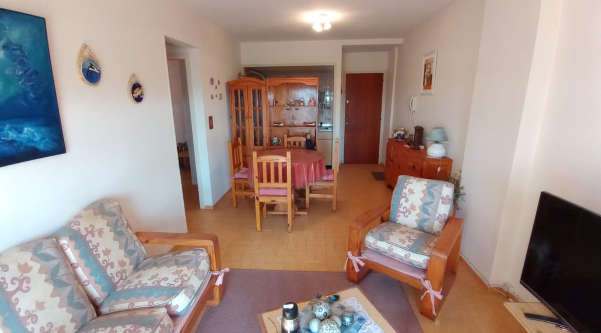 8216c0c6-2a80-4e7f-9cc0-1d7d52520c3a