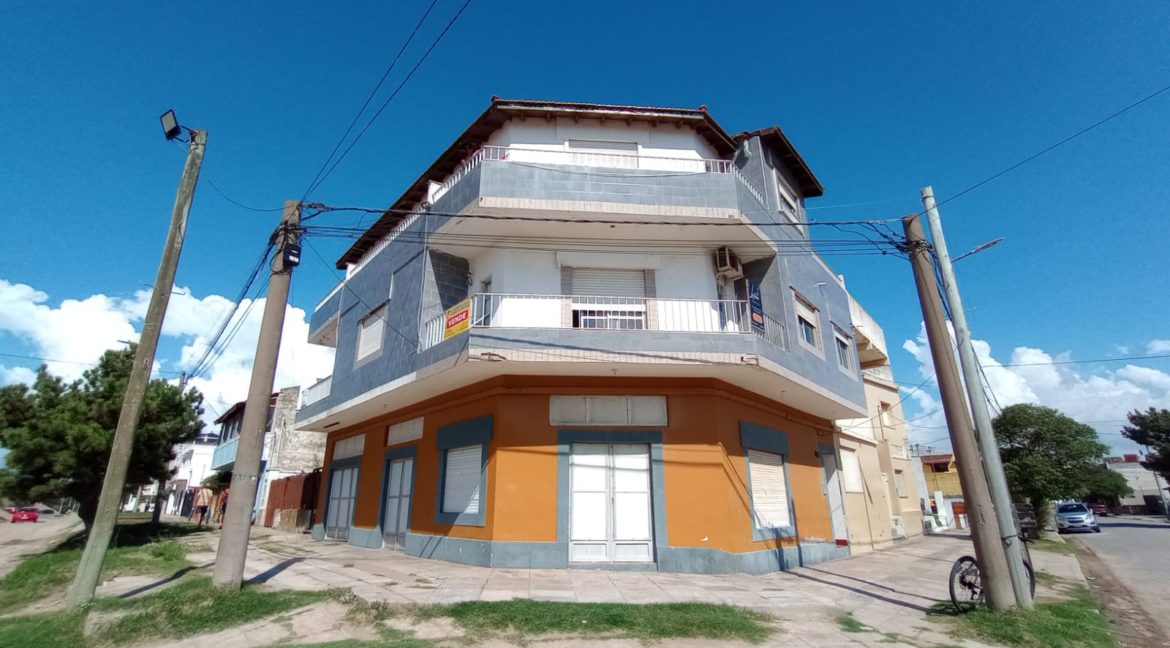 8e2ed439-dd20-4256-8fdc-d7cb9aa247c1