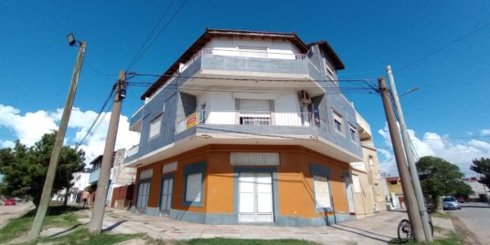 Edificio de 6 departamentos + local – VENTA