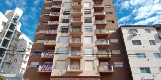 Departamento 3 ambientes con cochera descubierta – VENTA