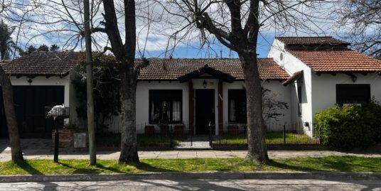 Casa 4 Ambientes – Venta