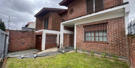 Casa 4 Ambientes – VENTA
